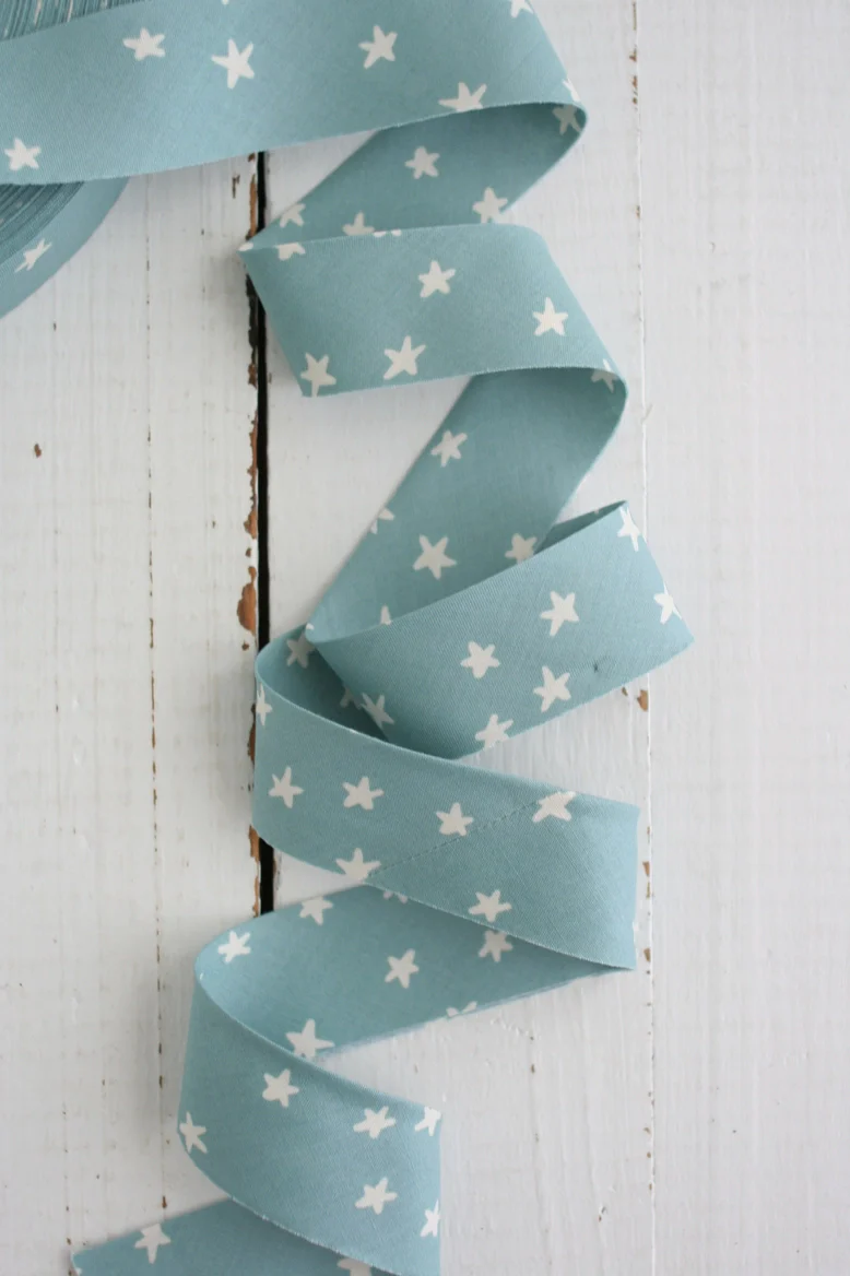 2.5" Bias Quilt Binding // Soft Blue Starry // Bessie Pearl